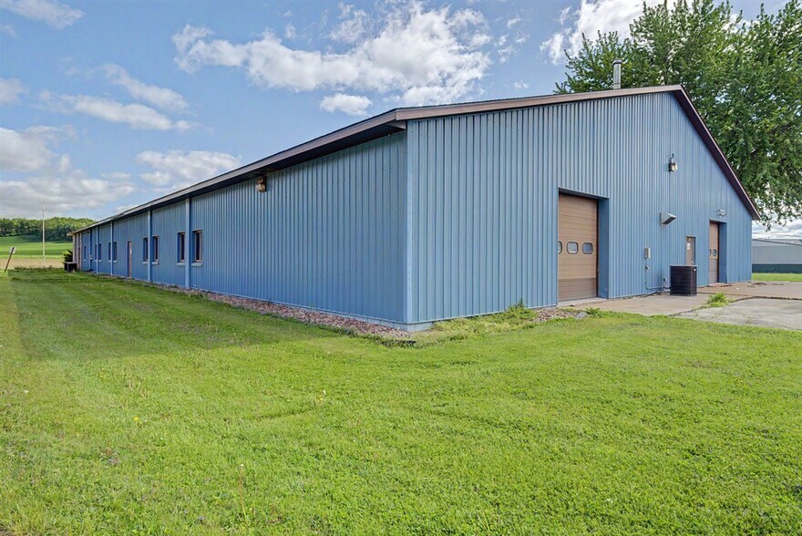More Photos Of 16771 S 15th St, Galesville Warehouse For Sale