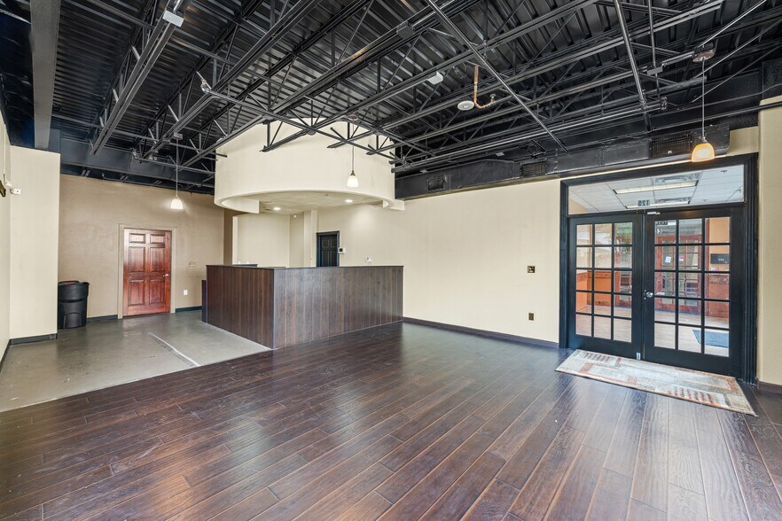 More Photos Of 9223 Broadway St, Pearland Storefront Retail Office For Sale