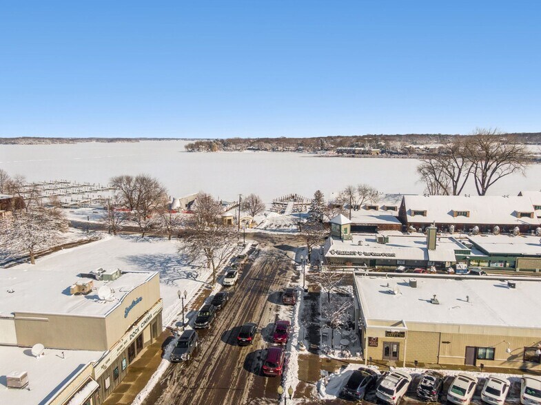 More Photos Of 11 Water St, Excelsior Freestanding For Lease