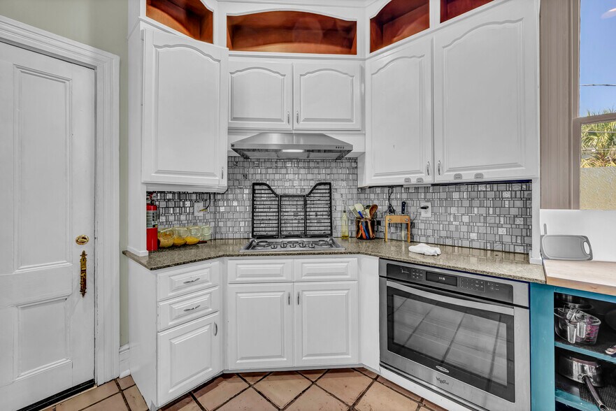 More Photos Of 118 S 4th St, Wilmington Hospitality For Sale