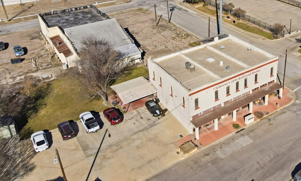 More Photos Of 419 E Henderson St, Cleburne Apartments For Sale