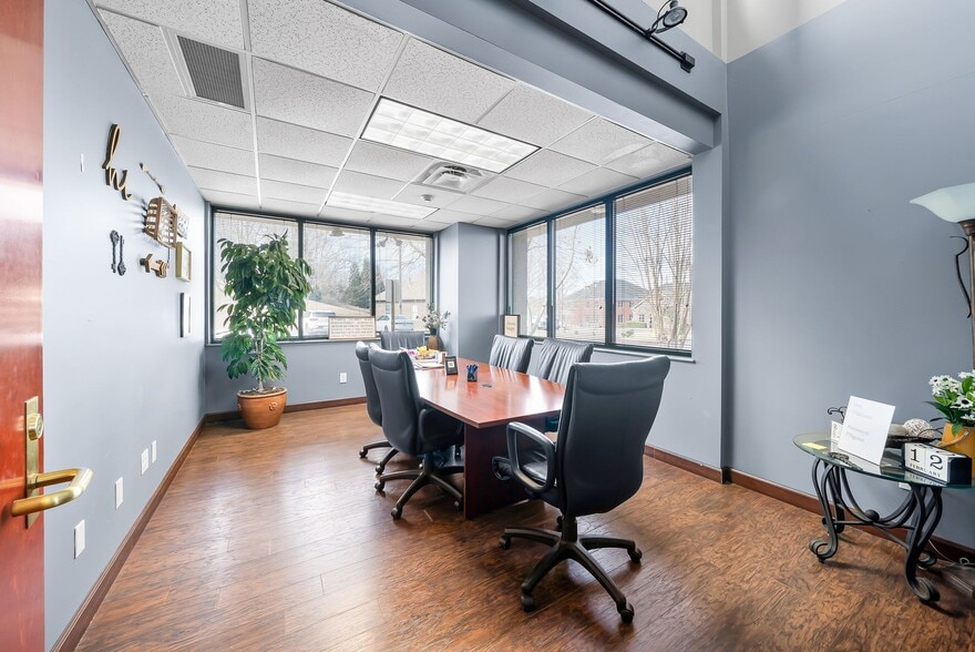 More Photos Of 112 Center Ct, Clarksville Office Residential For Sale