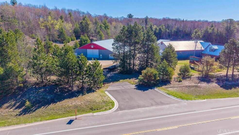 More Photos Of 9465 US Highway 41 S, Skandia Flex For Sale