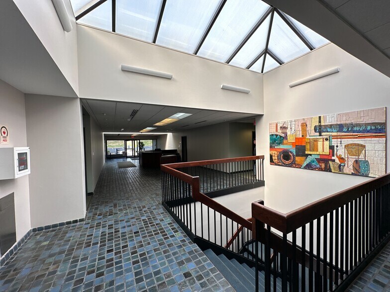 More Photos Of 250 Park West Dr, Pittsburgh Office For Sale