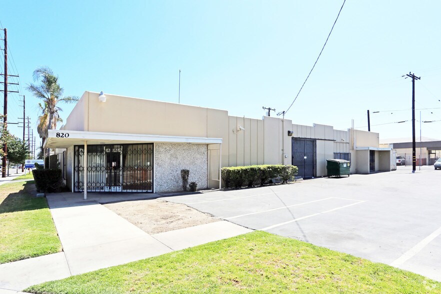 More Photos Of 820 S Grand Ave, Santa Ana Warehouse For Lease