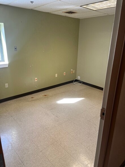 More Photos Of 1524 Atwood Ave, Johnston Medical For Sale