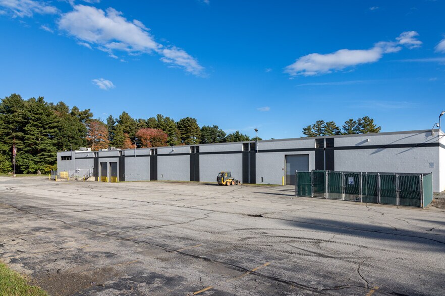 More Photos Of 23 Esquire Rd, North Billerica Manufacturing For Lease