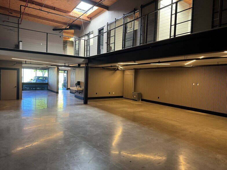 More Photos Of 4125 Market St, Ventura Light Manufacturing For Sale