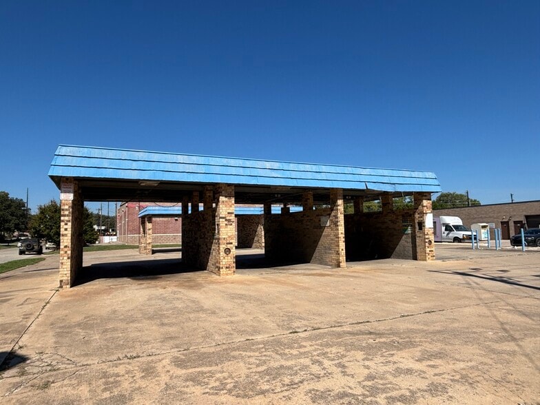 More Photos Of 521 Alegre Vista Dr, Denton Carwash For Sale