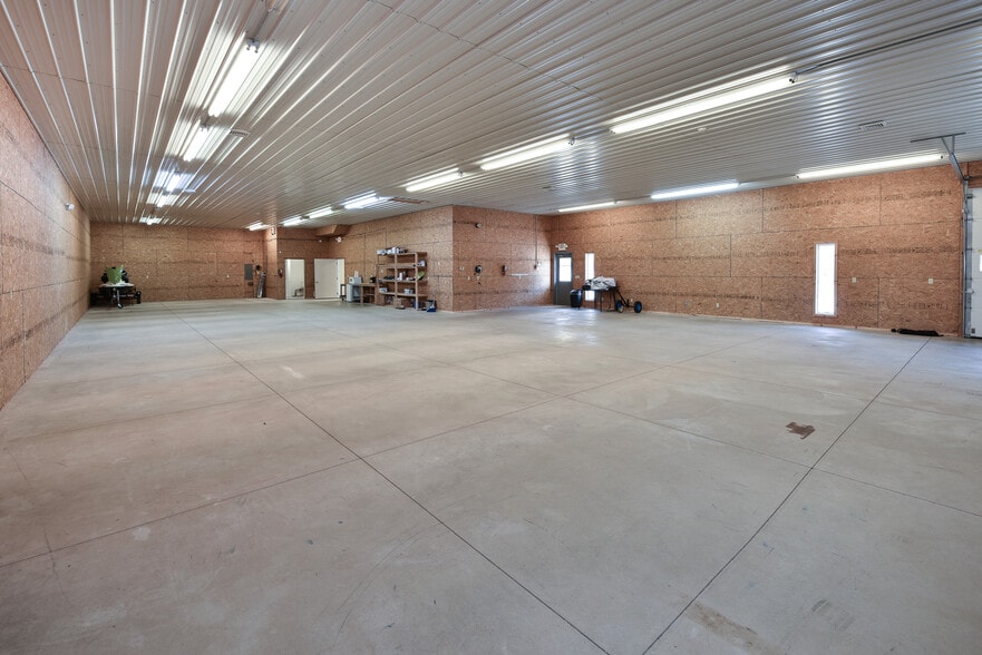 More Photos Of 1200 S Hartshorn Rd, Lakeside Marblehead Warehouse For Sale