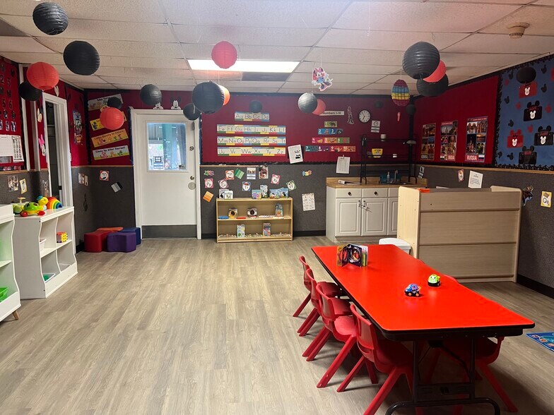 More Photos Of 662 S Edmonds Ln, Lewisville Daycare Center For Sale