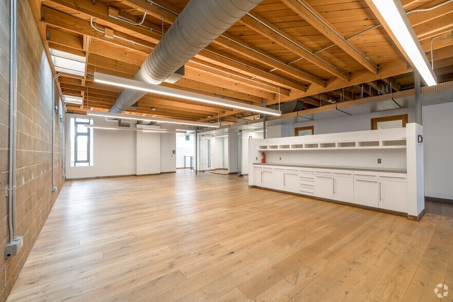 More Photos Of 2251 Barry Ave, Los Angeles Loft Creative Space For Sale