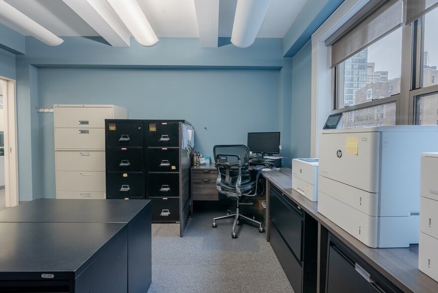 More Photos Of 104-110 E 40th St, New York Medical For Sale