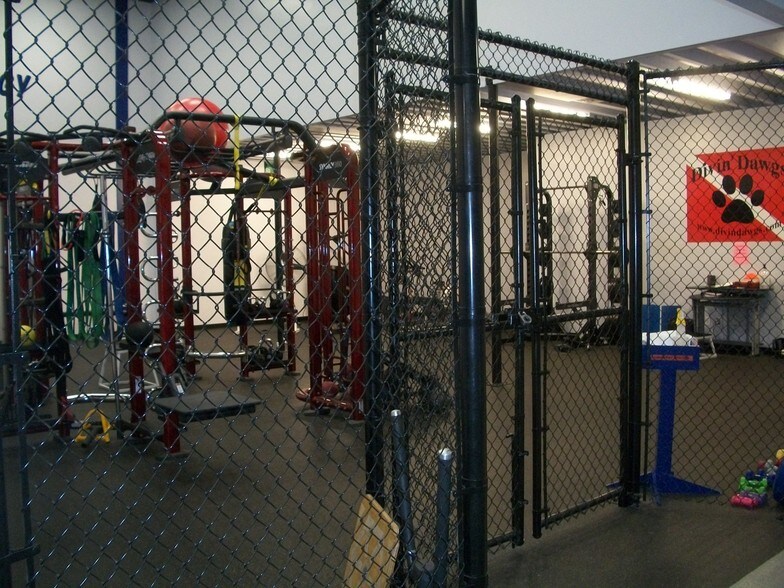 More Photos Of 2911 Brunswick Ave, New Bern Sports And Entertainment For Lease