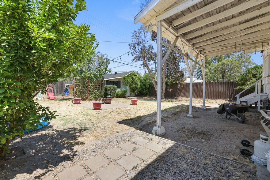 More Photos Of 411 Crane Ave, Turlock Office For Sale