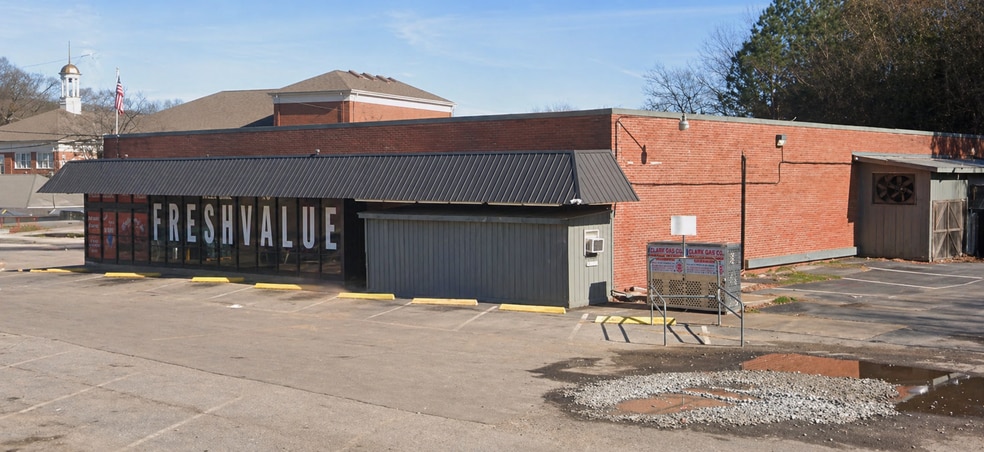 More Photos Of 601 Main St, Oxford Supermarket For Sale
