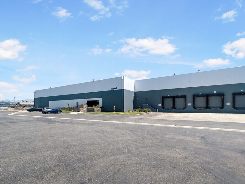 More Photos Of 15801-15811 E Valley Blvd, City of Industry Warehouse For Lease