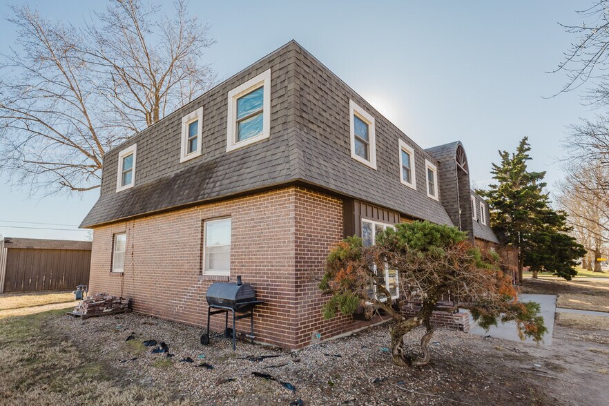 More Photos Of 3102 Sierra Pky, Hutchinson Apartments For Sale