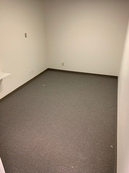 More Photos Of 3101-3121 Kintzley Ct, Laporte Storefront Retail Office For Lease