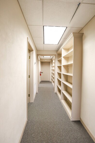 More Photos Of 200-204 W University Ave, Gainesville Office For Lease