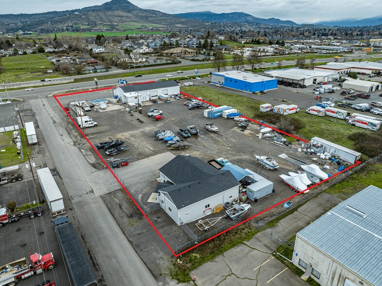 More Photos Of 3811 Crater Lake Hwy, Medford Warehouse For Sale