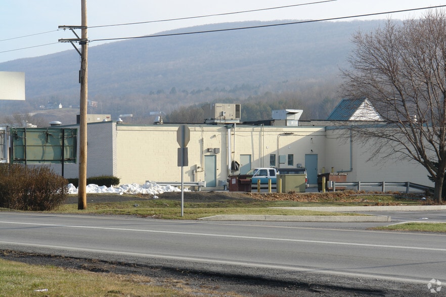 More Photos Of 601-615 Pleasant Valley Blvd, Altoona Storefront For Lease