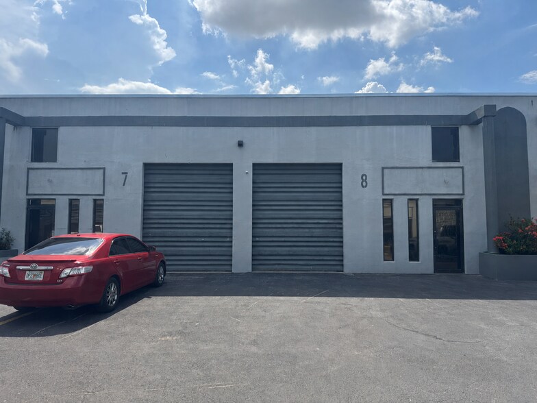 More Photos Of 2545 W 80th St, Hialeah Warehouse For Lease