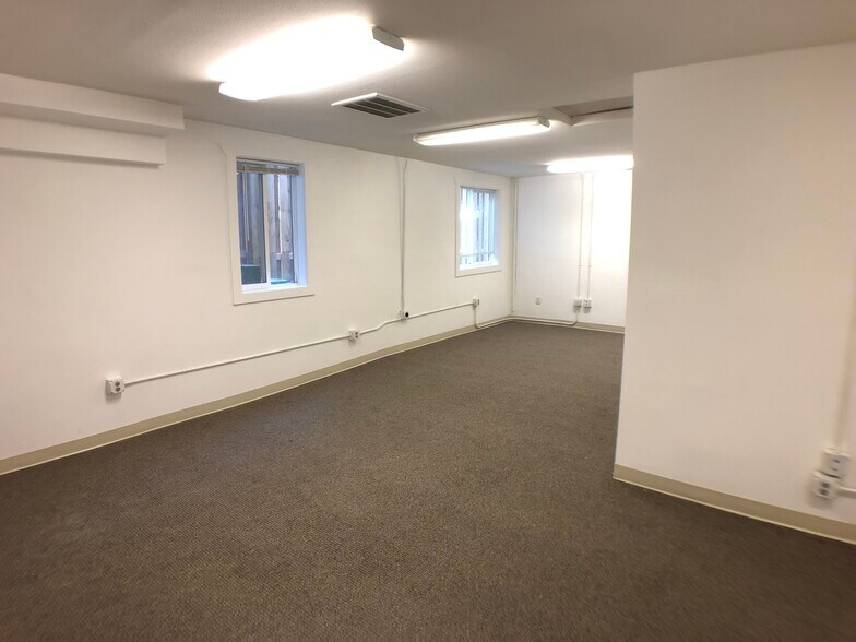 More Photos Of 1733-1737 SE Morrison St, Portland Apartments For Lease