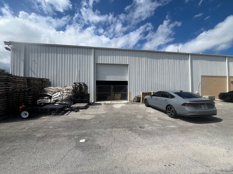 Primary Photo Of 1310 53rd St, West Palm Beach Manufacturing For Lease