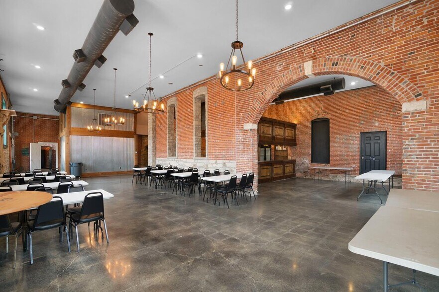 More Photos Of 108 Busch Ave, Washington Freestanding For Sale