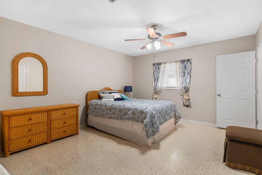 More Photos Of 207 W Wheeler Rd, Seffner Assisted Living For Sale