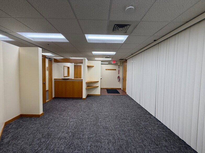 More Photos Of 33 Bartlett St, Lowell Medical For Lease