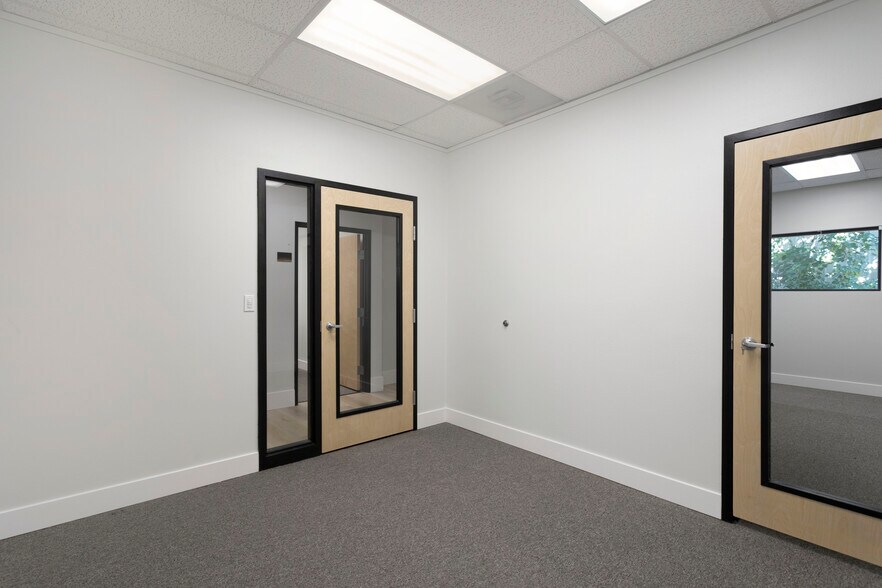 More Photos Of 2811 E Evergreen Blvd, Vancouver Office For Lease