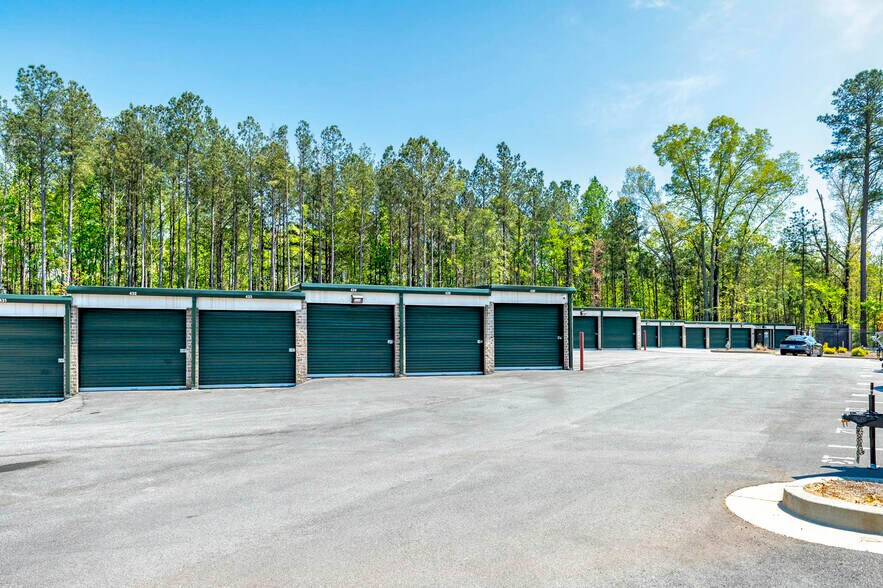 More Photos Of 6619 Lanier Islands Pky, Buford Self Storage For Sale
