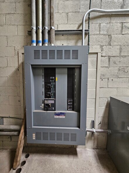 More Photos Of 3274 Beekman St, Cincinnati Warehouse For Sale