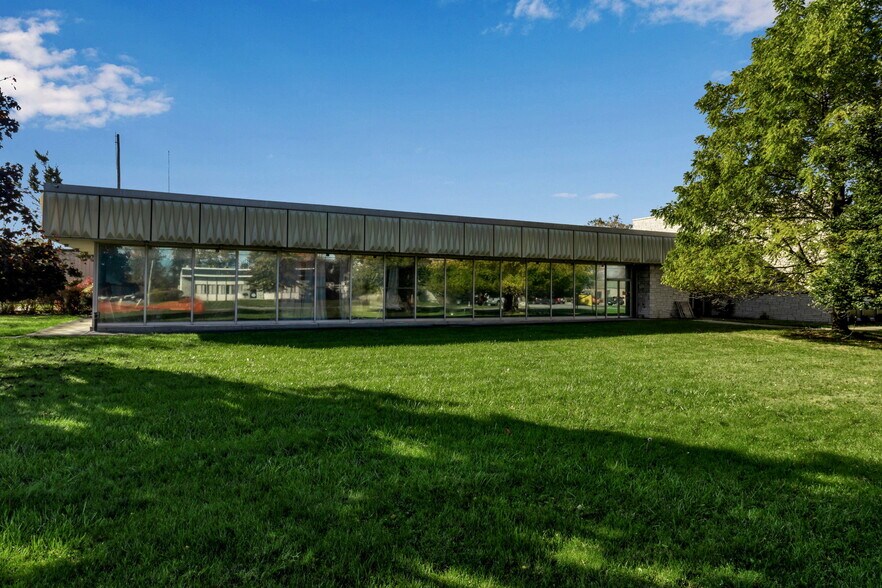 More Photos Of 550 Fillmore Ave, Tonawanda Light Distribution For Sale