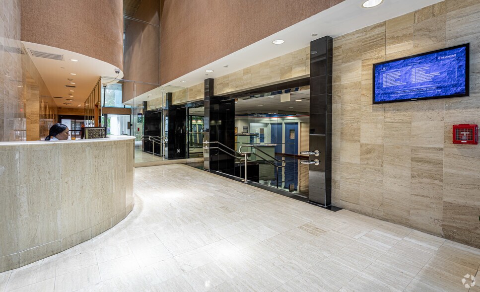More Photos Of 1101 Brickell Ave, Miami Unknown For Lease