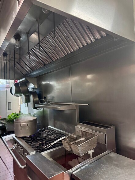 More Photos Of 254 W Los Angeles Ave, Moorpark Restaurant For Lease