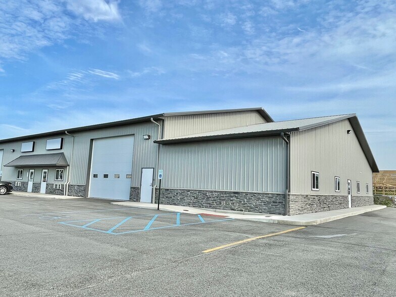 More Photos Of 8203 Taney Pl, Merrillville Manufacturing For Sale