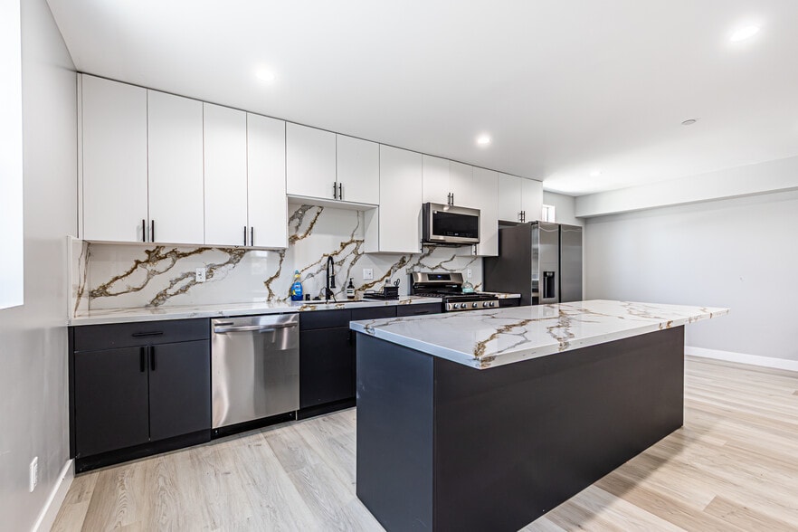 More Photos Of 2223 S Highland Ave, Los Angeles Apartments For Sale