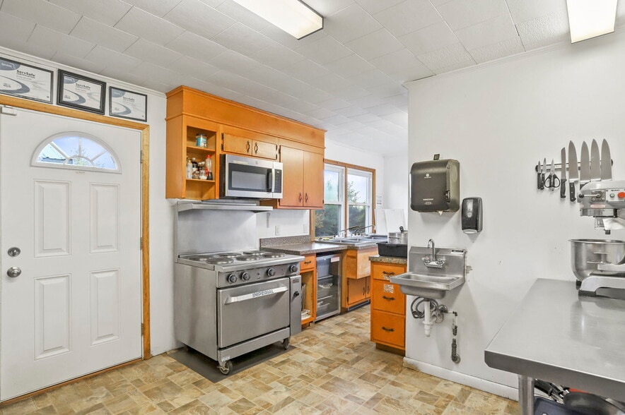 More Photos Of 14035 Pennsylvania Ave, Hagerstown Restaurant For Sale