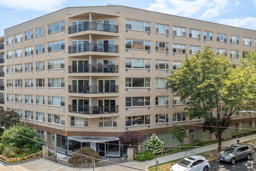 Primary Photo Of 12 Old Mamaroneck Rd, White Plains Apartments For Lease