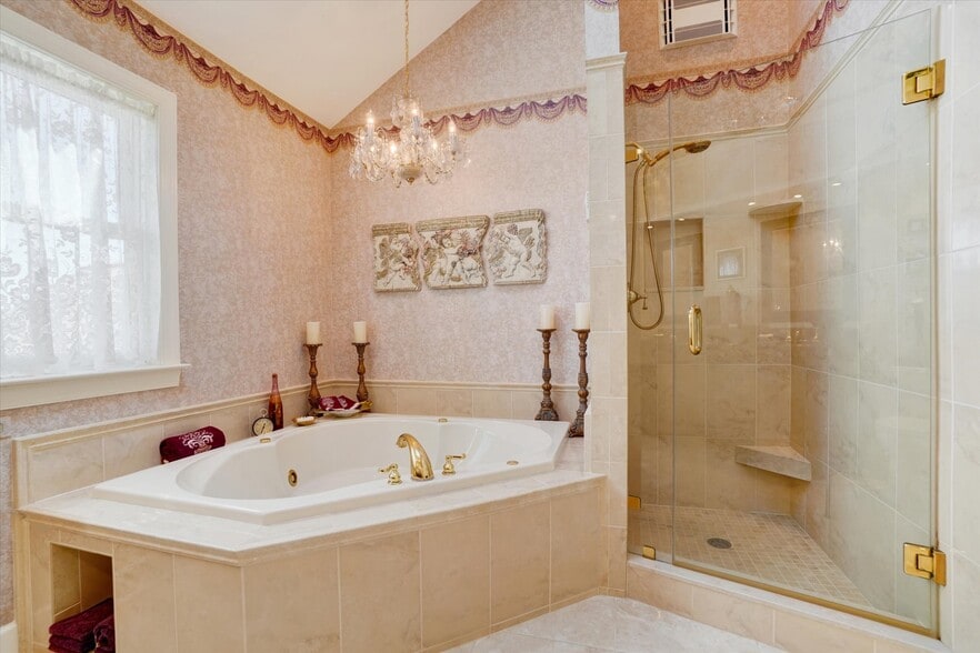 More Photos Of 2553 Roosevelt Ave, York Flex For Sale