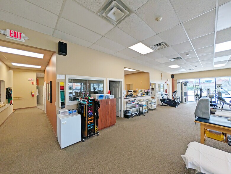 More Photos Of 852 Sharp Dr, Shorewood Unknown For Lease