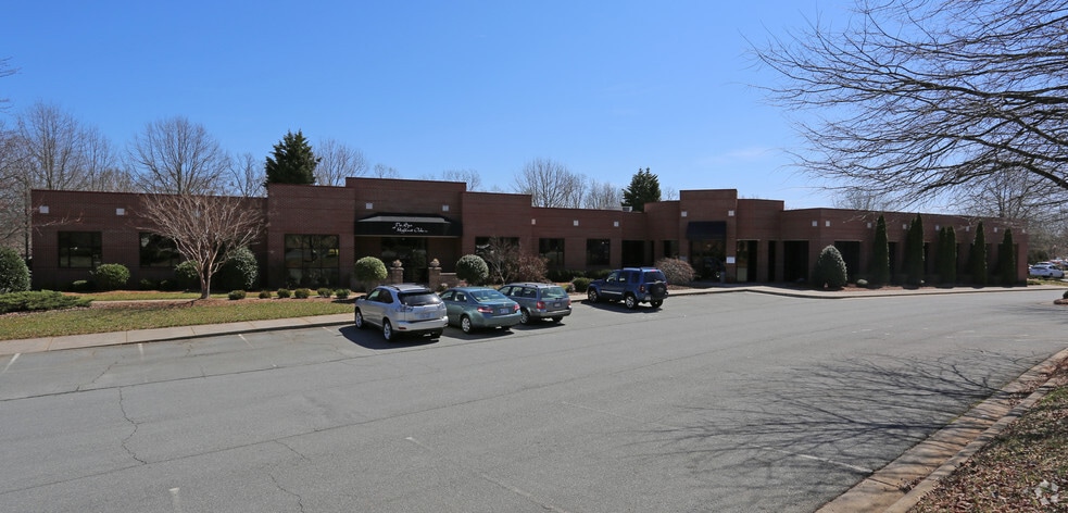 More Photos Of 765 Highland Oaks Dr, Winston-Salem Medical For Lease