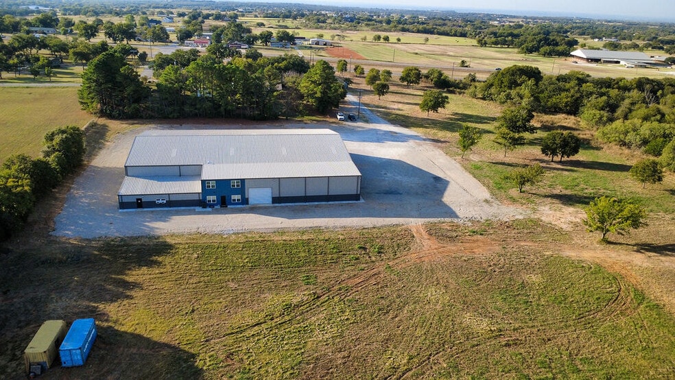 More Photos Of 6160 Mineral Wells Hwy, Weatherford Industrial For Lease