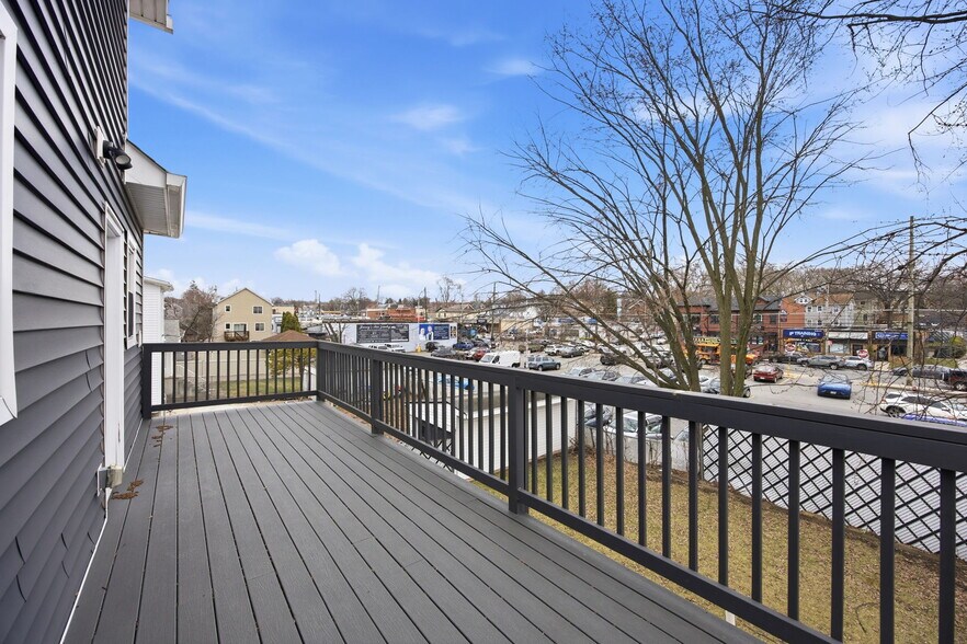 More Photos Of 96 Coale Ave, Staten Island Multifamily For Sale