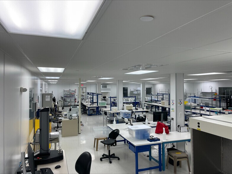 More Photos Of 20 London Ln, Seabrook Industrial For Sale