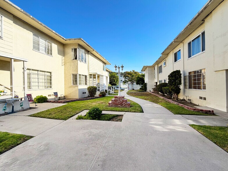 More Photos Of 719-729 E Chevy Chase Dr, Glendale Apartments For Sale