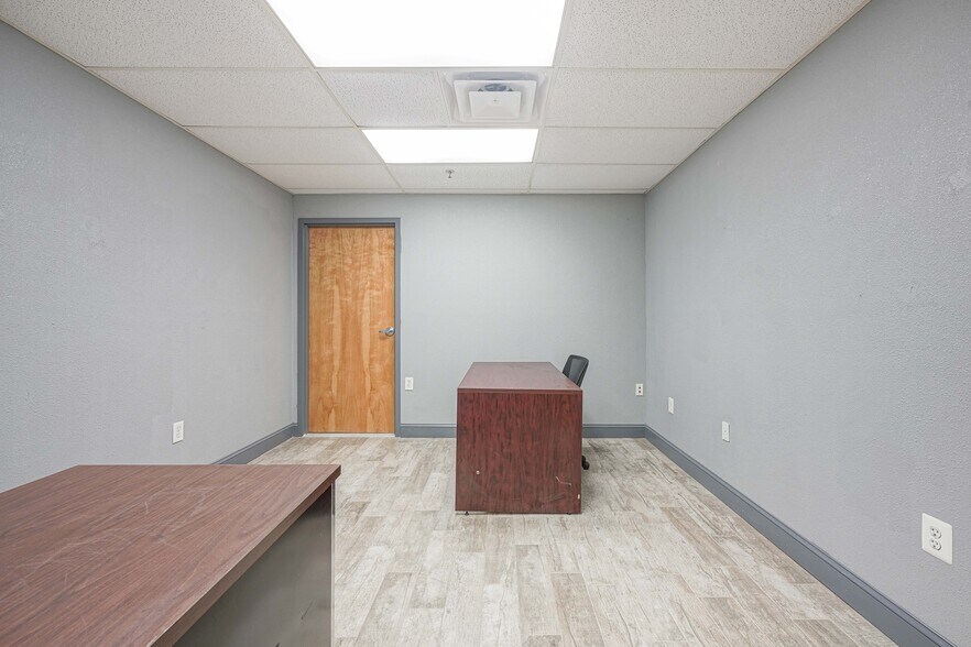 More Photos Of 49 Ironside Ct, Willingboro Manufacturing For Lease